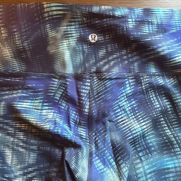 Lululemon Wunder Train size 8 - Picture 2 of 3